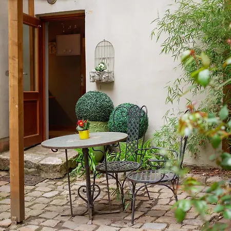 Romantic Nest Under Prague Castle Екстер'єр фото